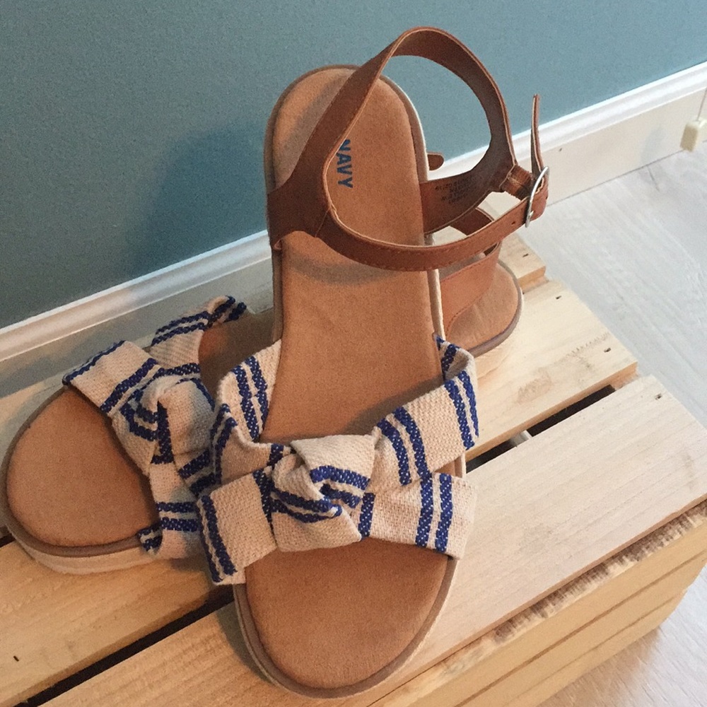Old navy sandals (never worn)